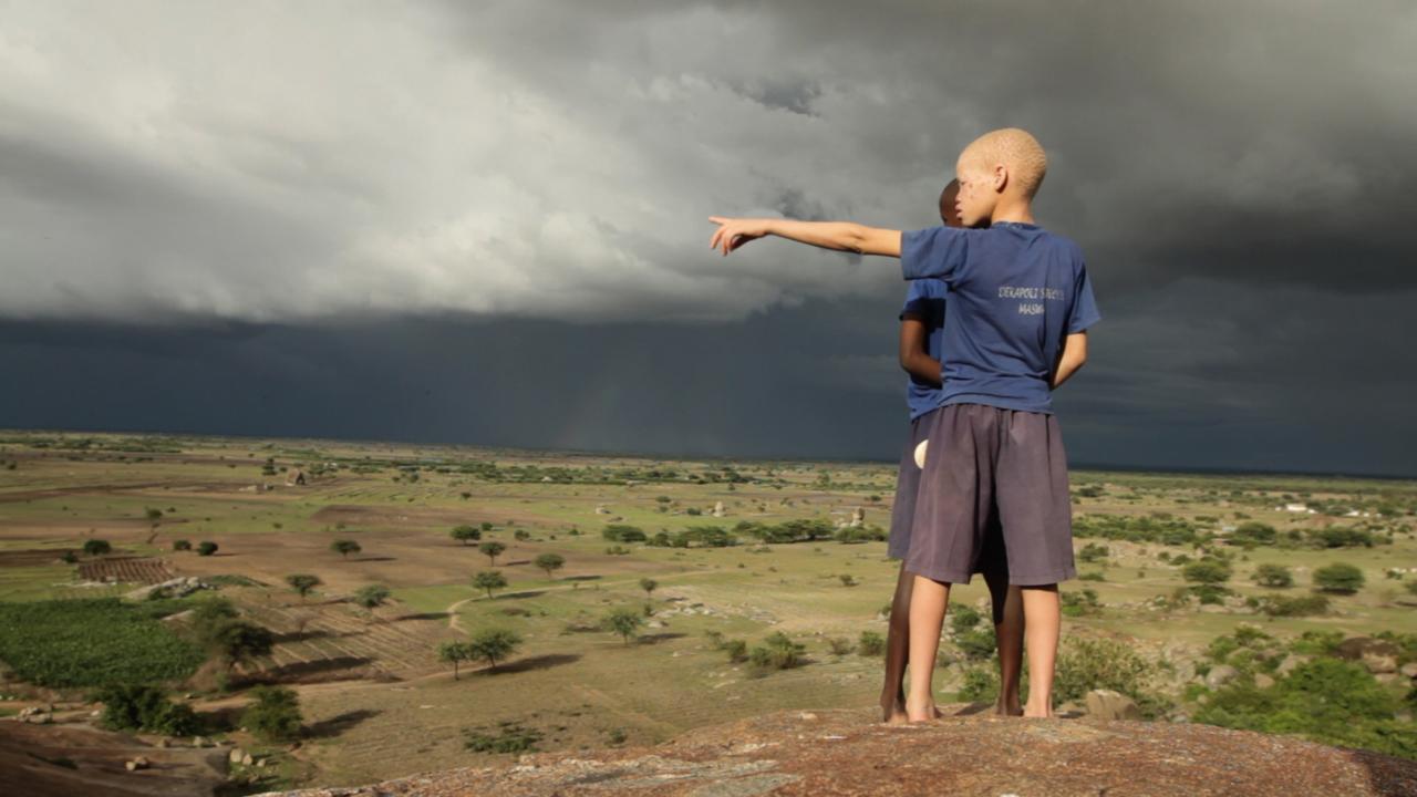 Sort hvid dreng | Det Danske Filminstitut